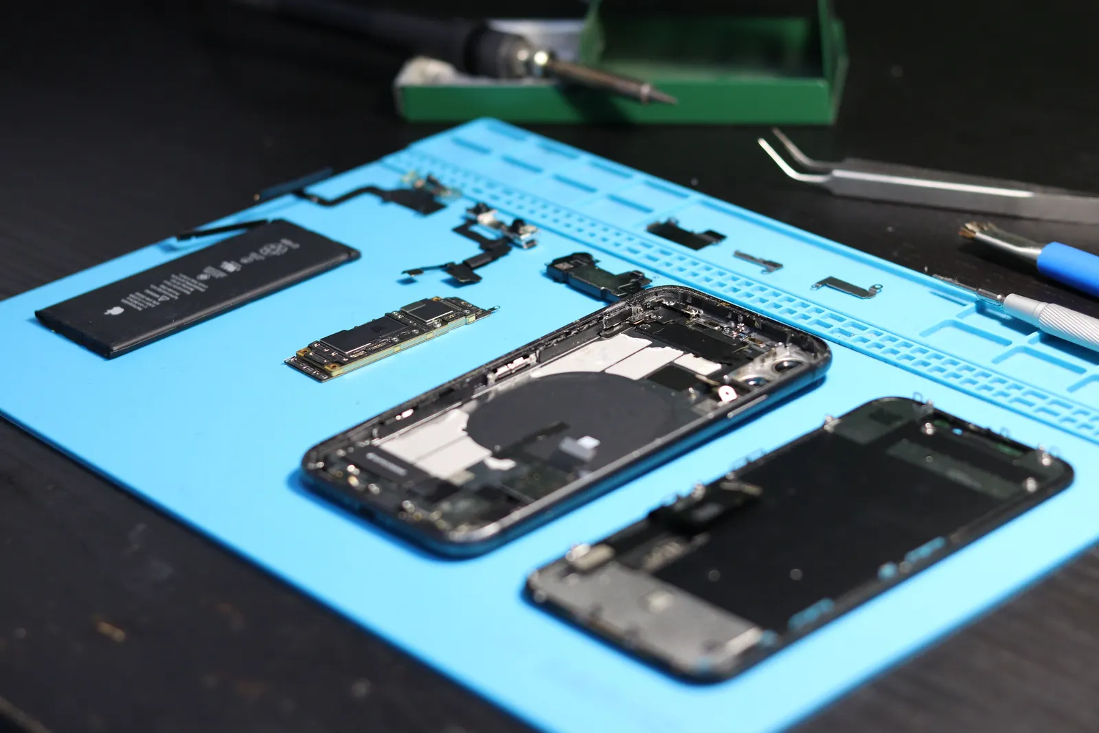 Cómo Elegir el Mejor Taller de Reparación de Celulares en Philadelphia (Guía 2026)