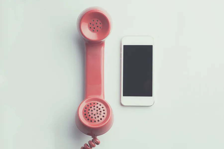 ¿Reparar o Reemplazar? Guía de Decisión 2026 para Celulares y Laptops